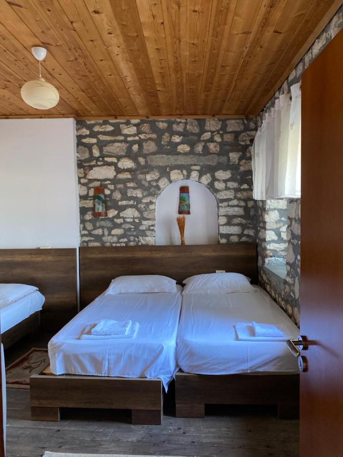 Aria Baci Guest House Berat Eksteriør billede
